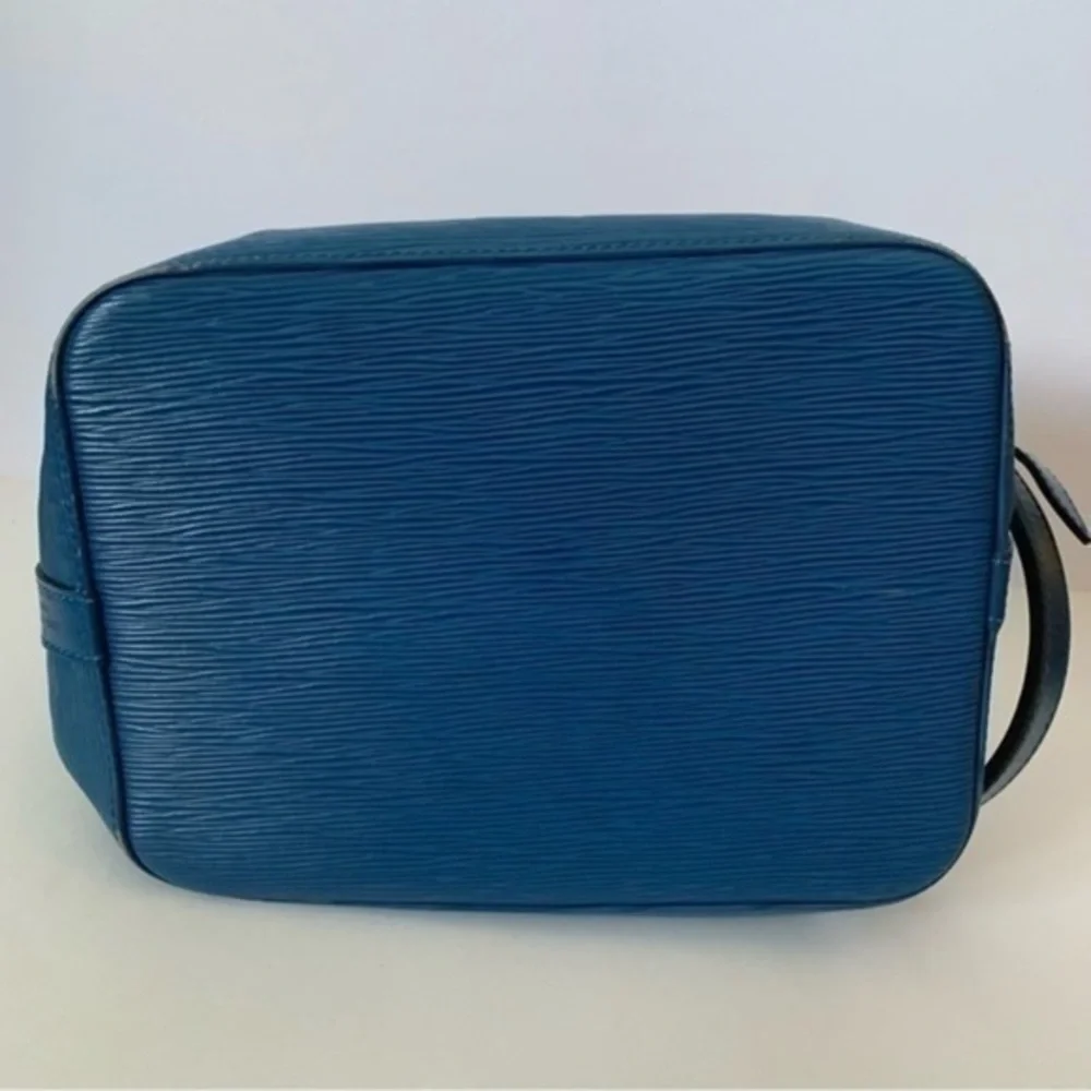 LOUIS VUITTON LV Shoulder Bag Petit Noe Blue Epi